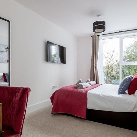 Stylish Town Centre Apartment, W Parking, Nr Beach Борнмът Екстериор снимка