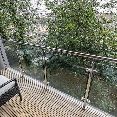 Stylish Town Centre Apartment, W Parking, Nr Beach Борнмът Екстериор снимка