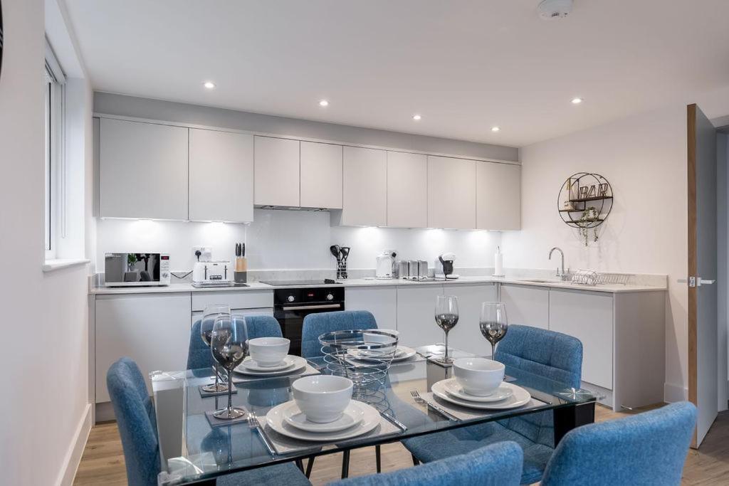 Stylish Town Centre Apartment, W Parking, Nr Beach Борнмът Екстериор снимка