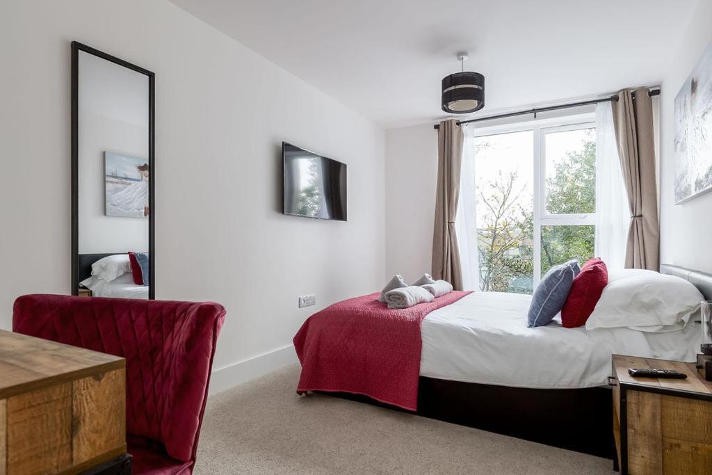 Stylish Town Centre Apartment, W Parking, Nr Beach Борнмът Екстериор снимка