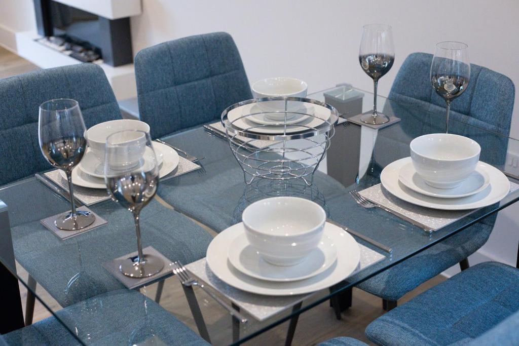 Stylish Town Centre Apartment, W Parking, Nr Beach Борнмът Екстериор снимка